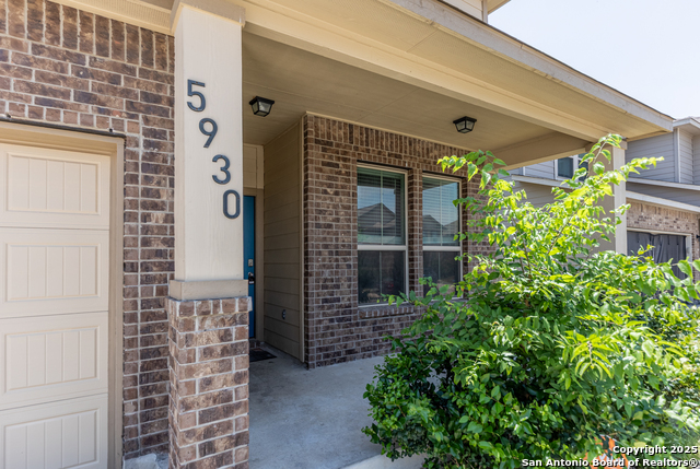 Listing photo id 1 for 5930 Ivans Farm