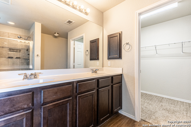 Listing photo id 28 for 5930 Ivans Farm