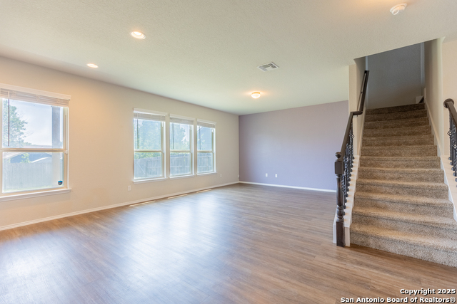 Listing photo id 6 for 5930 Ivans Farm
