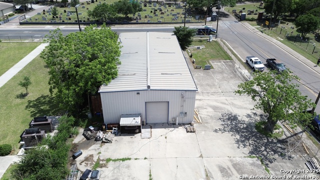 Listing photo id 9 for 300 Palm