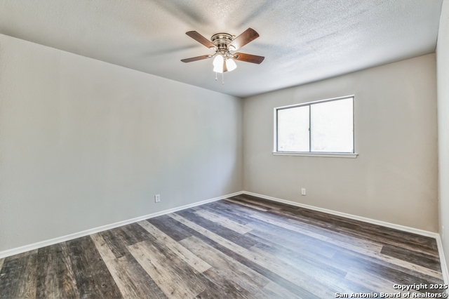 Listing photo id 21 for 4203 Quail  