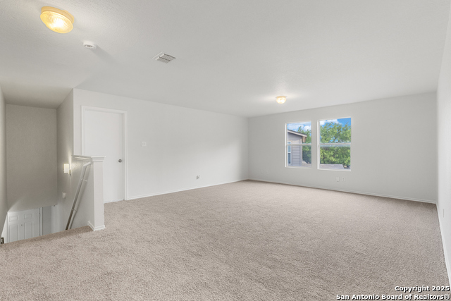 Image 17 of 38 For 103 Shadbush St