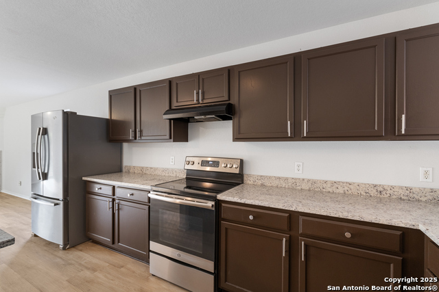 Image 9 of 38 For 103 Shadbush St