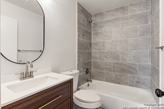 Image 21 of 25 For 9515 Valley Dale