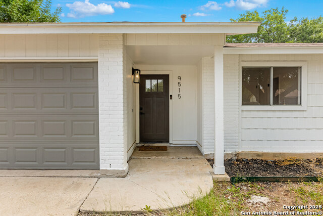 Image 4 of 25 For 9515 Valley Dale