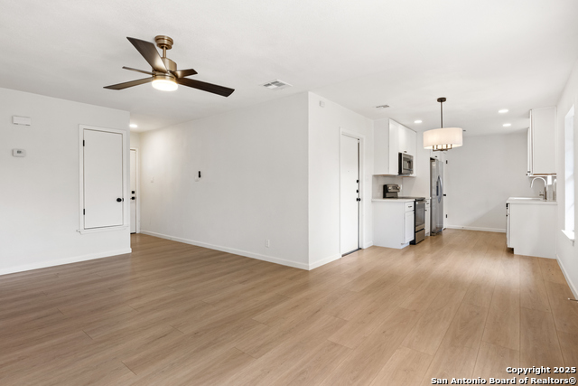 Image 6 of 25 For 9515 Valley Dale