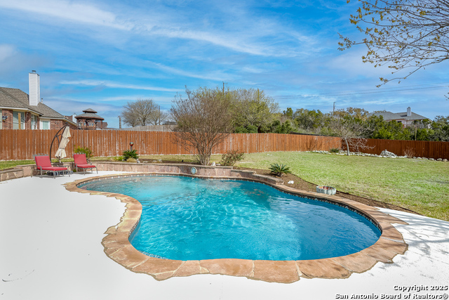 Listing photo id 10 for 10615 Wind Walker