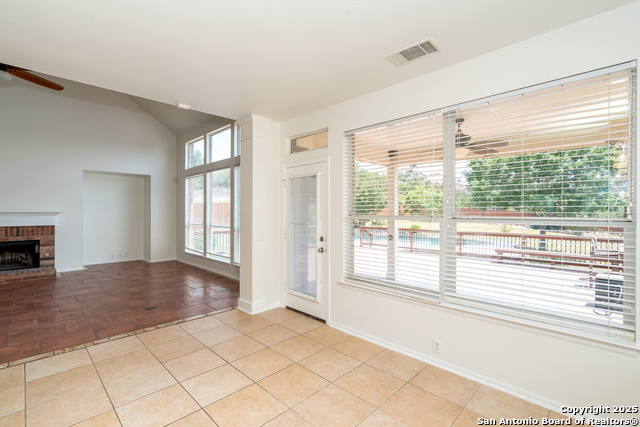 Listing photo id 38 for 10615 Wind Walker