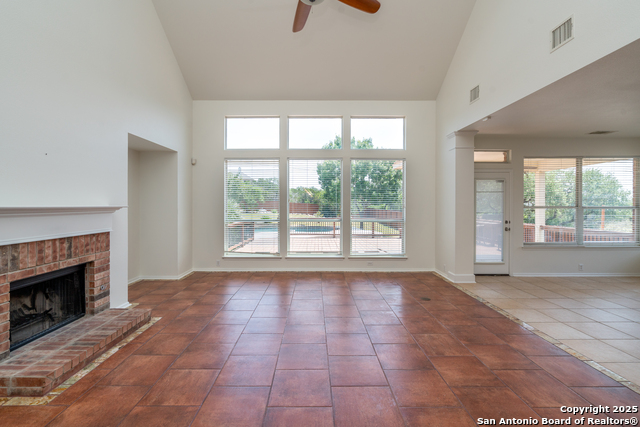 Listing photo id 7 for 10615 Wind Walker