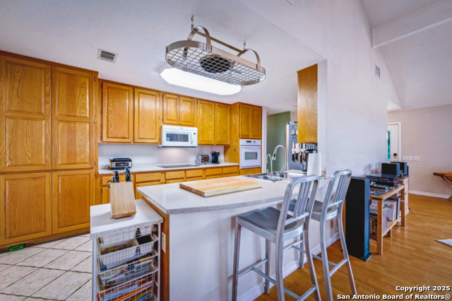 Listing photo id 9 for 1231 Montell