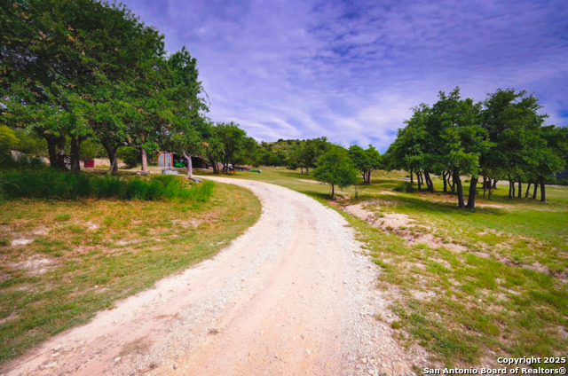 Listing photo id 22 for 1231 Montell