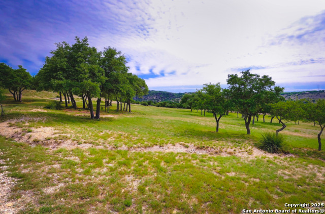 Listing photo id 25 for 1231 Montell