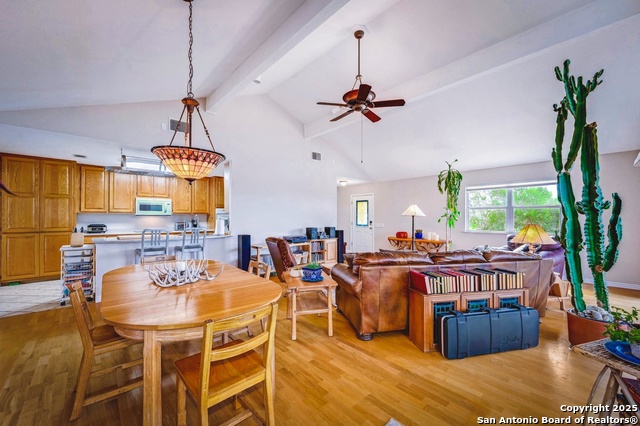 Listing photo id 4 for 1231 Montell