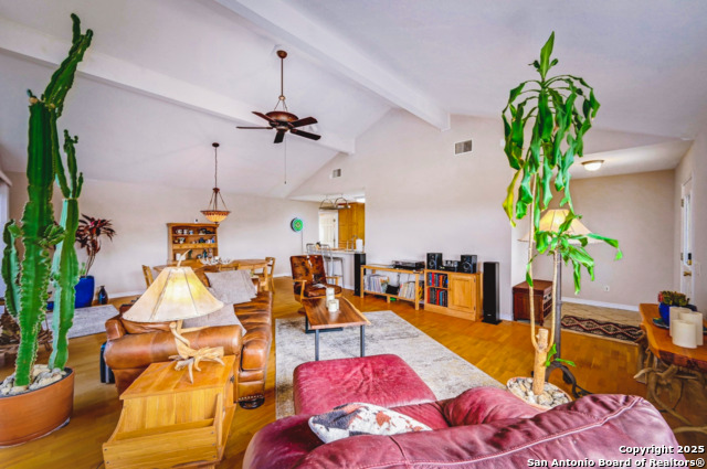 Listing photo id 5 for 1231 Montell