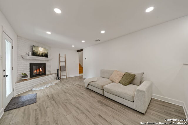 Listing photo id 16 for 14227 Ridgeboro Drive