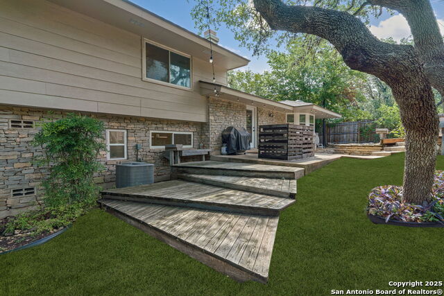 Listing photo id 35 for 14227 Ridgeboro Drive