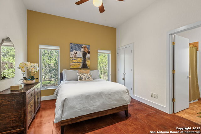 Image 13 of 26 For 10329 Montanio Dr