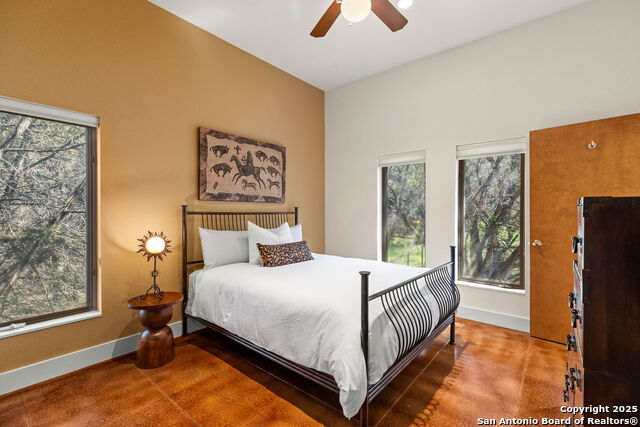 Image 15 of 26 For 10329 Montanio Dr