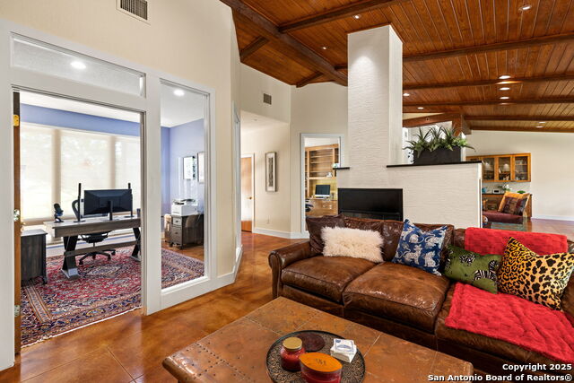 Image 4 of 26 For 10329 Montanio Dr