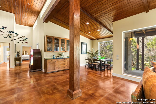 Image 6 of 26 For 10329 Montanio Dr