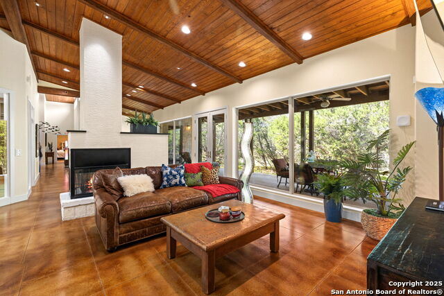 Image 8 of 26 For 10329 Montanio Dr