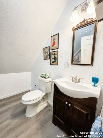 Image 22 of 32 For 556 Fairway Circle