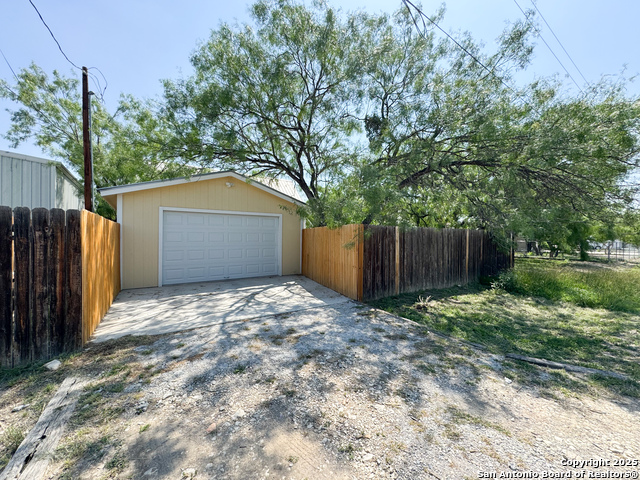 Image 31 of 32 For 556 Fairway Circle