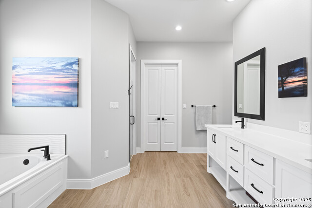 Listing photo id 14 for 14342 Aquarius St