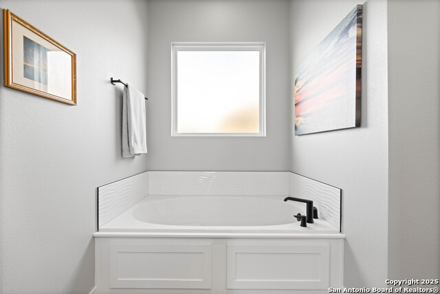 Listing photo id 15 for 14342 Aquarius St