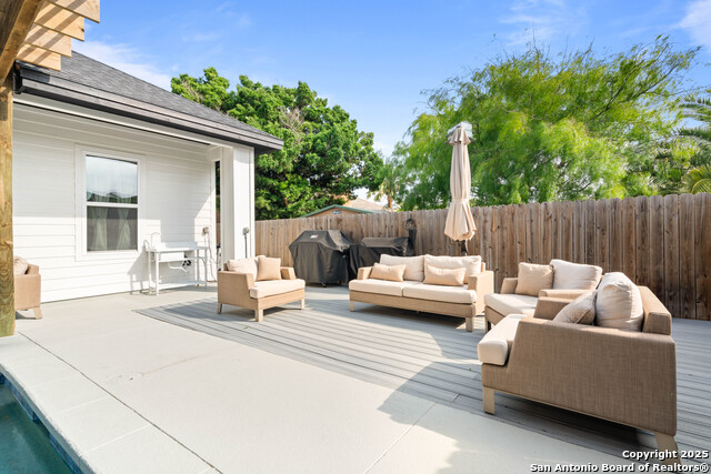Listing photo id 27 for 14342 Aquarius St