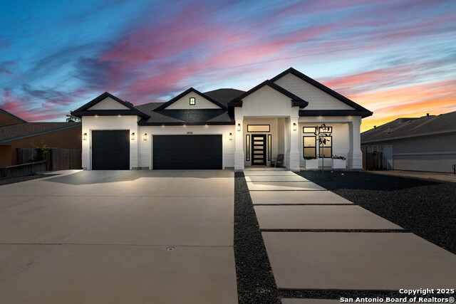 Listing photo id 1 for 14342 Aquarius St