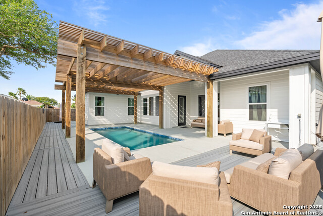Listing photo id 28 for 14342 Aquarius St
