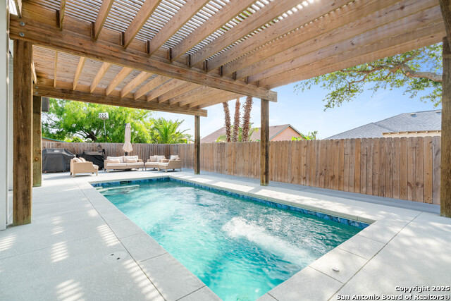 Listing photo id 31 for 14342 Aquarius St