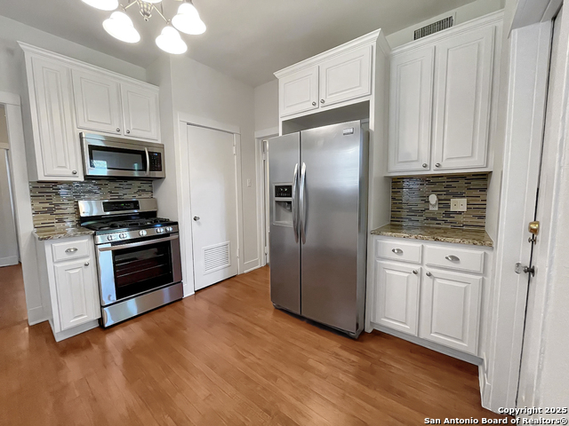 Image 10 of 32 For 436 Gramercy Pl W