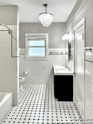 Image 20 of 32 For 436 Gramercy Pl W