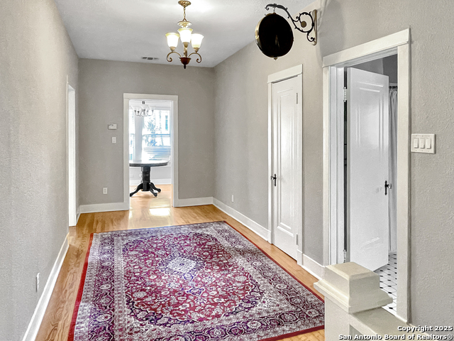 Image 22 of 32 For 436 Gramercy Pl W