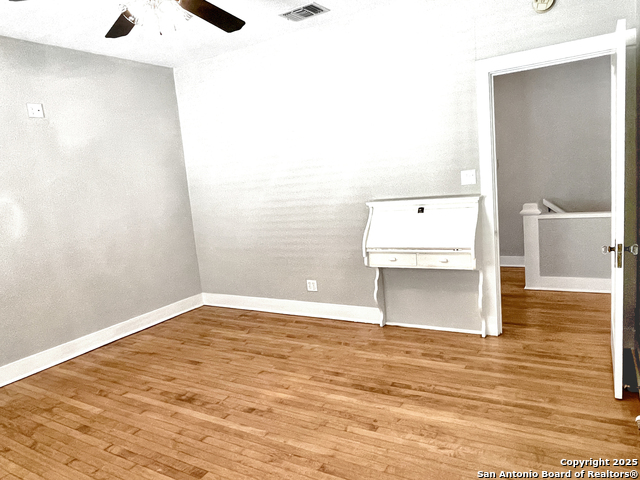 Image 27 of 32 For 436 Gramercy Pl W