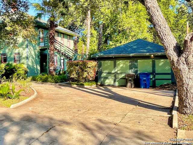 Image 30 of 32 For 436 Gramercy Pl W