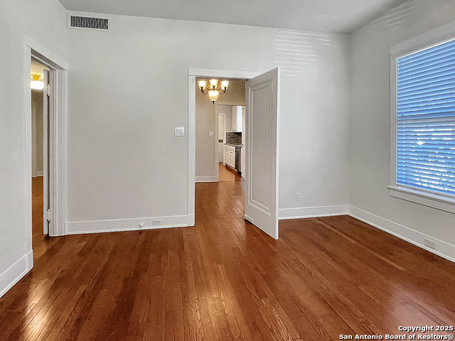 Image 6 of 32 For 436 Gramercy Pl W