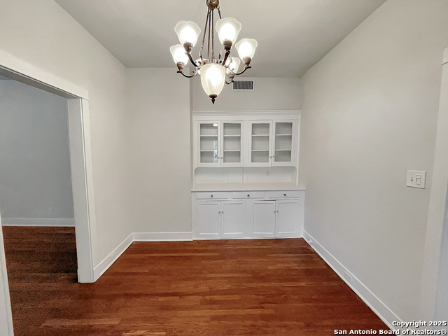 Image 7 of 32 For 436 Gramercy Pl W