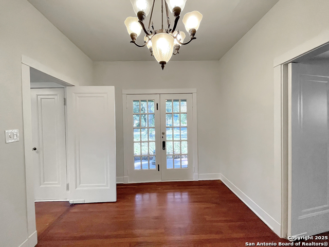 Image 8 of 32 For 436 Gramercy Pl W