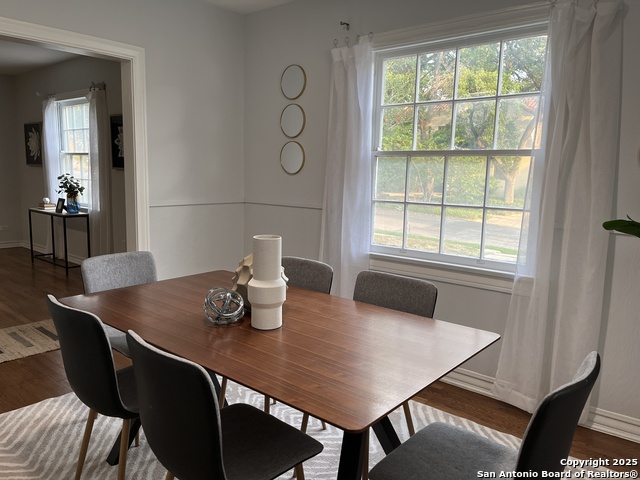 Image 3 of 9 For 117 Ridgewood Ct W