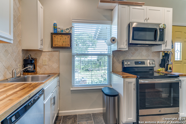 Image 14 of 22 For 215 Jennifer Drive