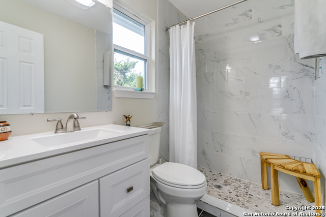 Image 15 of 22 For 215 Jennifer Drive