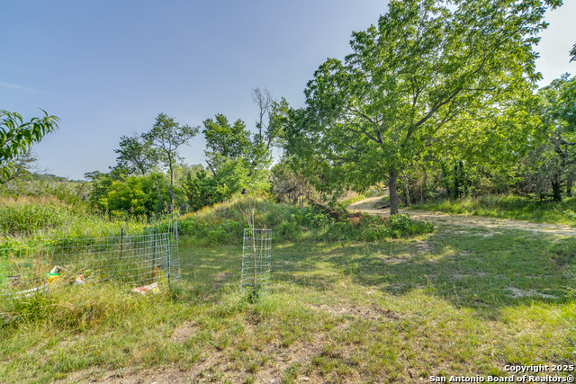 Image 8 of 22 For 215 Jennifer Drive