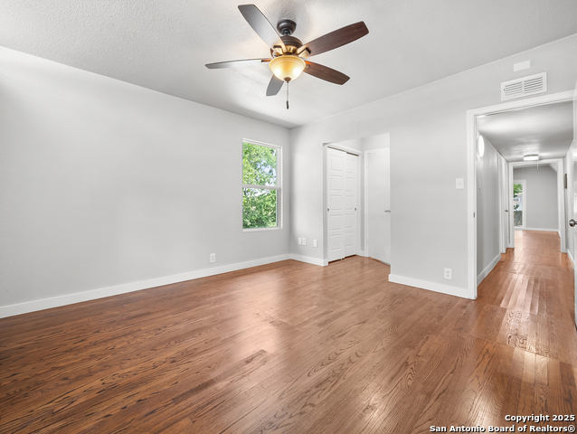 Image 9 of 14 For 407 Sharon Dr