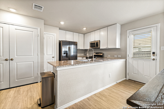 Listing photo id 6 for 7207 Lincoln Trace