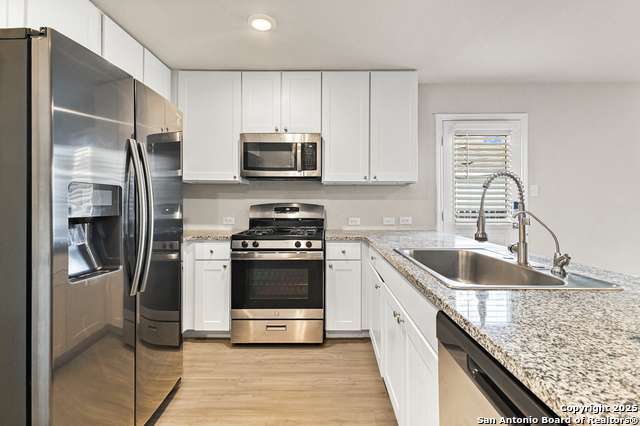 Listing photo id 7 for 7207 Lincoln Trace