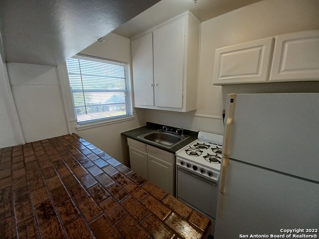 Image 6 of 11 For 803 Eleanor Ave  A