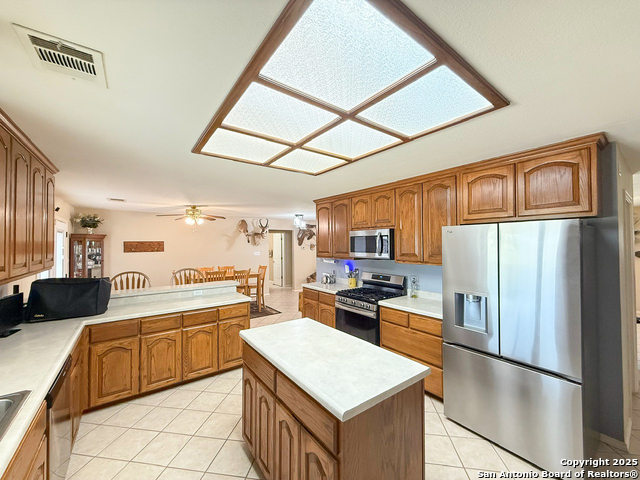 Listing photo id 11 for 1185 County Road 7718
